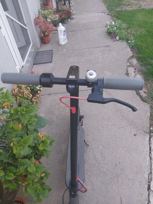 Vând trotinetă electrică