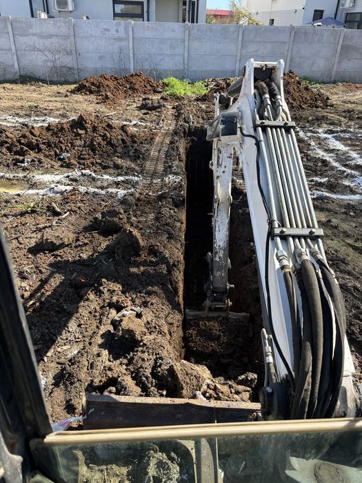 Execut lucrari miniexcavator 2t ideal oentru spatii inguste