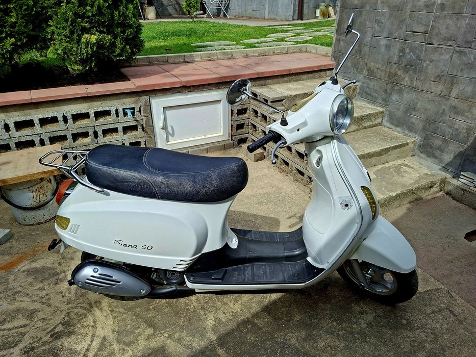 ПРОДАВАМ  -   Vespa SIENA 50