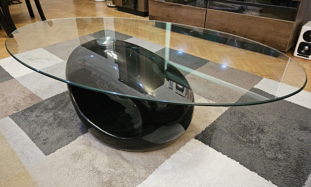 Холна стъклена маса