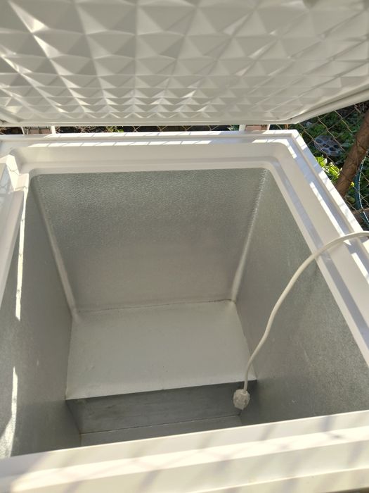 Продам морозильную камеру