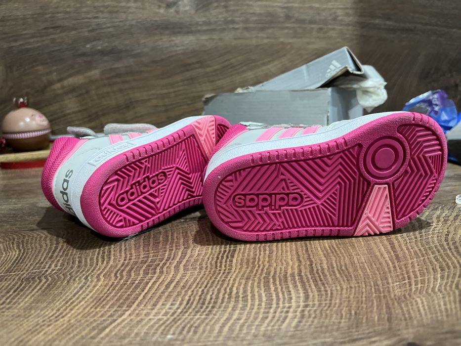 Кецове адидас. Нови!