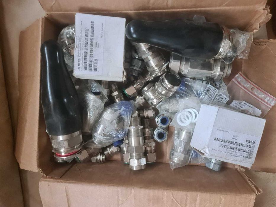 Сальники и кабельные вводы разные