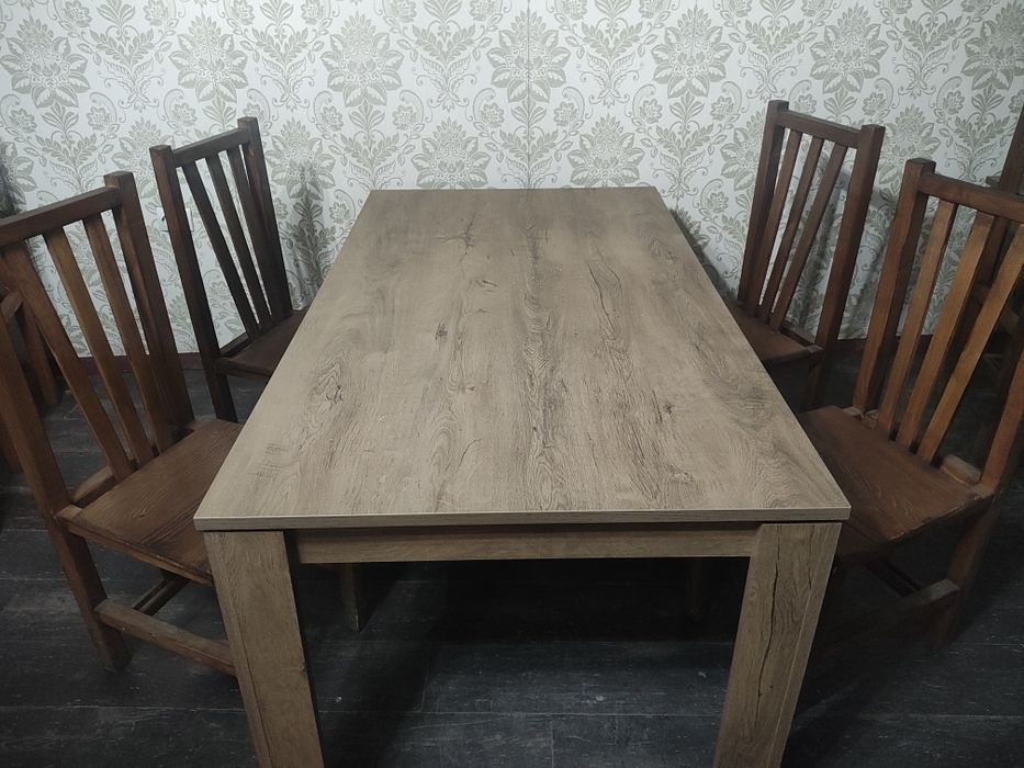 Masă cu scaune lemn