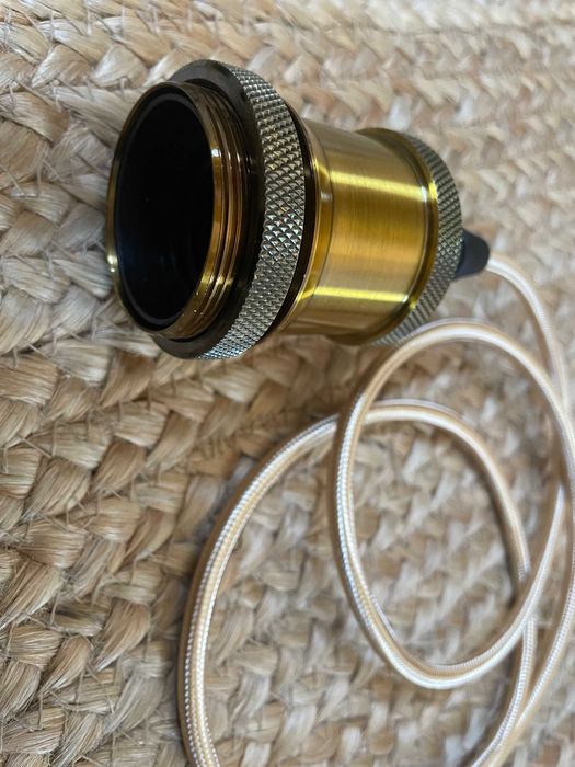 Pendul cu dulie metalică și fir textil