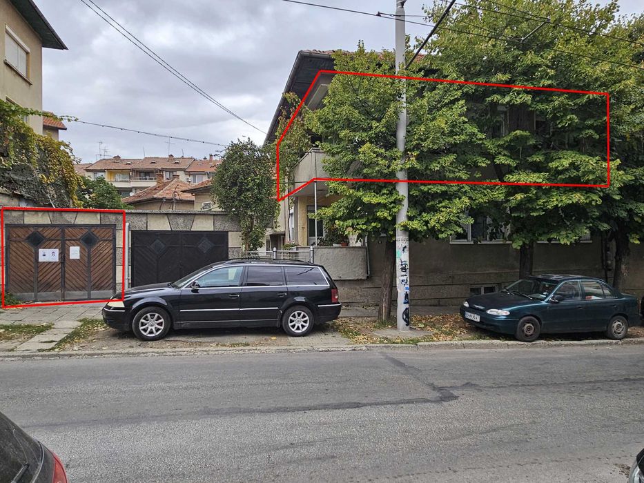 Етаж от къща и гараж