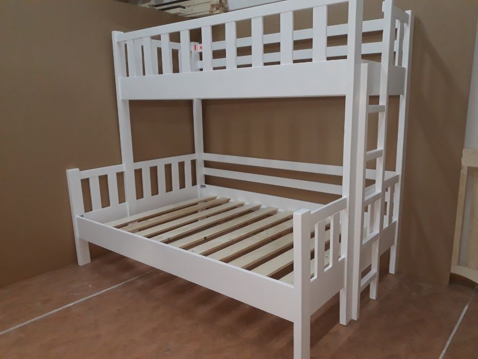 TRANSPORT GRATUIT.Pat etajat din lemn masiv cod 3007