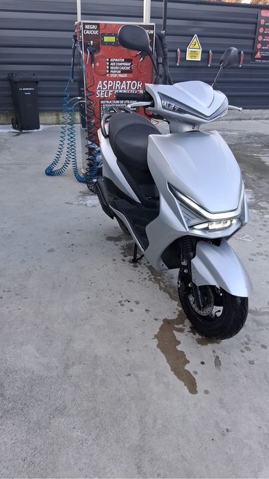 Vand Scuter fara permis
