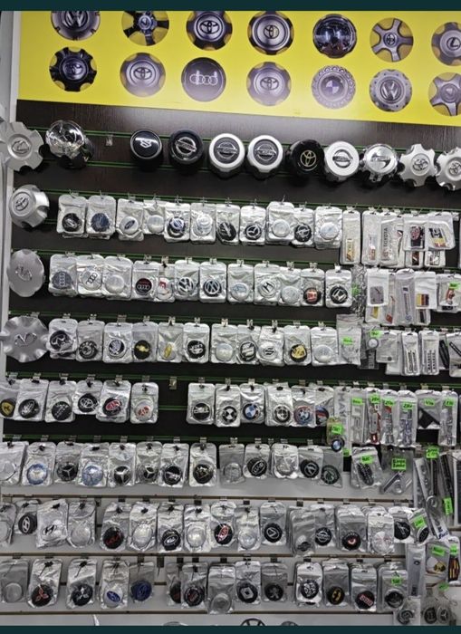 Значки шильдики надписи