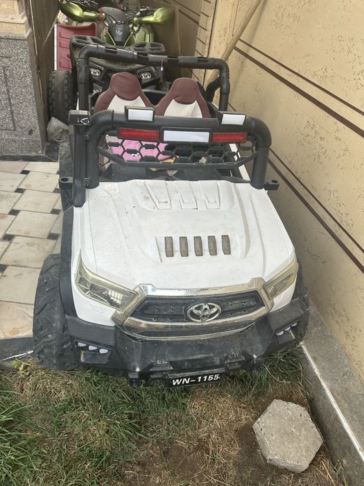 Машинка  детская  б/у