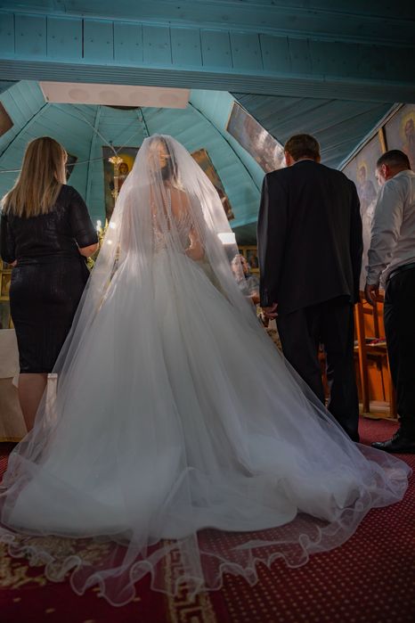 rochie de mireasă  prințesã  s/m cu mai multe accesorii incluse