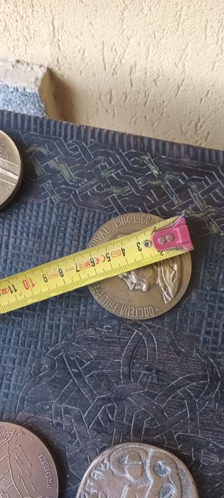 Placheta veche din Bronz