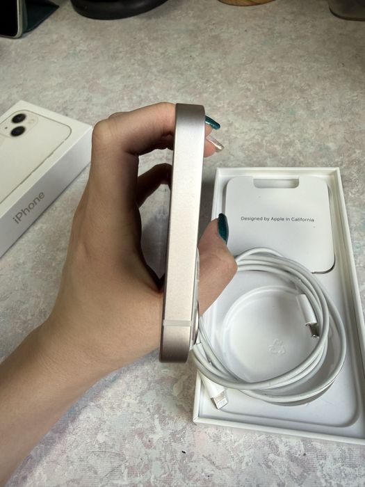 Б/У Iphone 13, 128 Gb