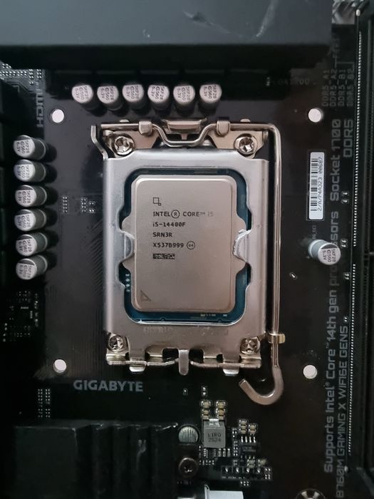 b760 ddr5 i5 14400f ideal