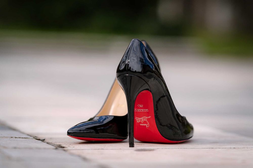 Нови лачени обувки Labouten 39ти номер