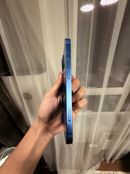 продаю айфон 13 на 128 гб