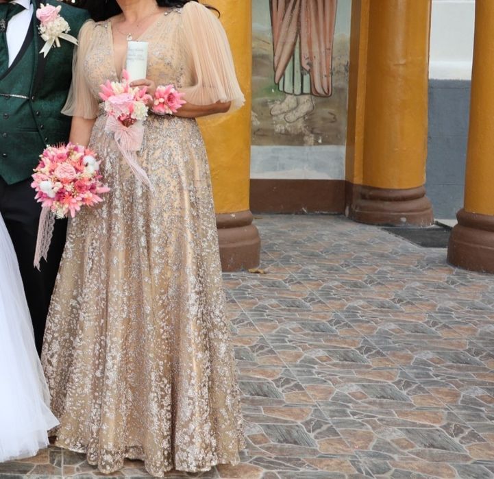 De vanzare rochie de nasă.