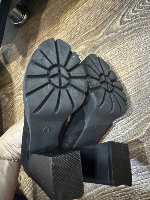 Продам туфли новые