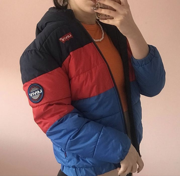 Продавам унисекс яке Levi’s