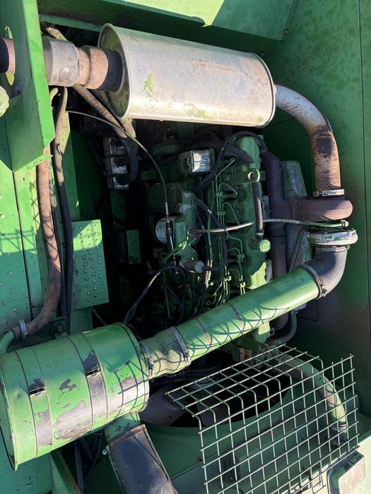 Combina John Deere 2056