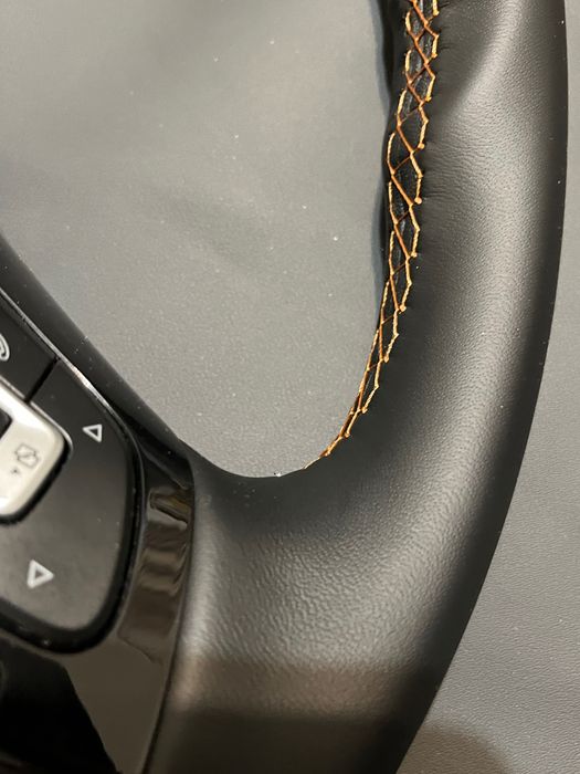 Vând volan Passat B8 retapițat