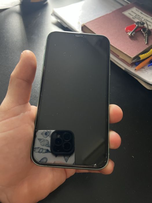 Iphone 11 128gb 72% battery