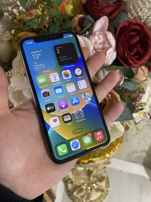 Поодам телефон Айфон Х