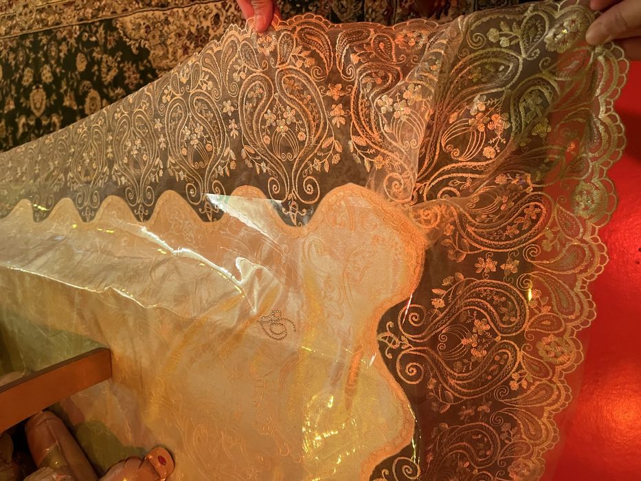 Б/у стол және орындығымен