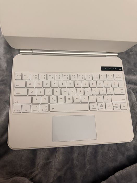 Чехол Magic Keyboard для iPad 12.9 / 13-inch белый