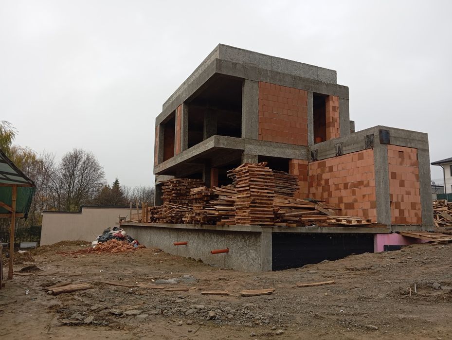 Renovări case,apartamente scări de bloc