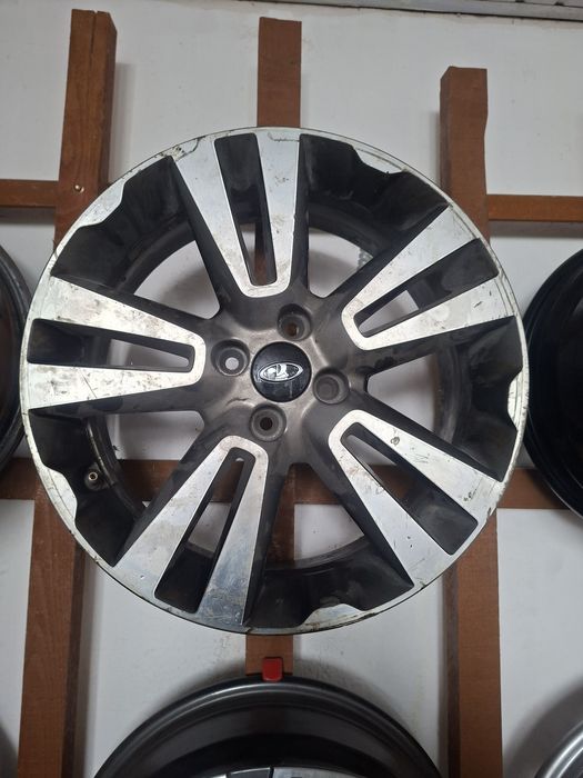 Р17 Веста кросс титанка состояние среднее