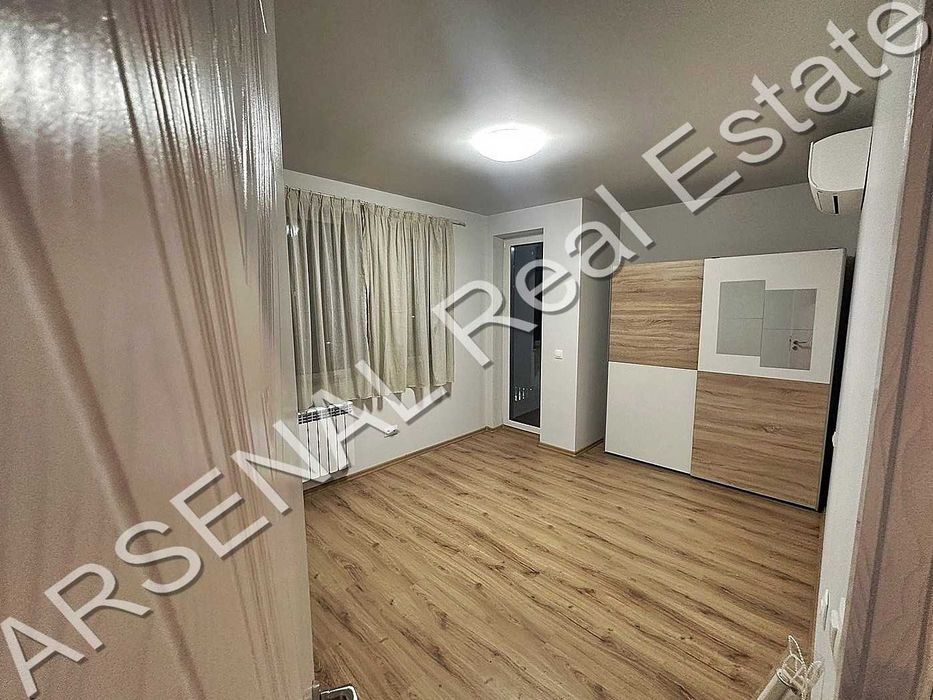 Дава се под наем Тристаен апартамент в София, Център - 100 кв.м за 747.66 € - Снимка #3