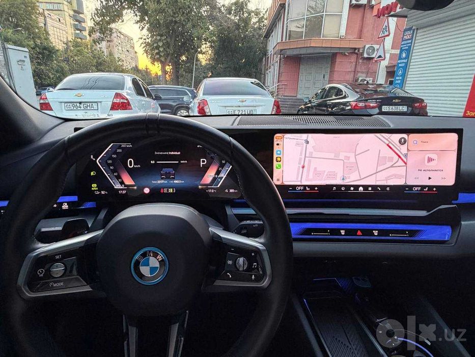 Продаётся  BMW I 5 35 L