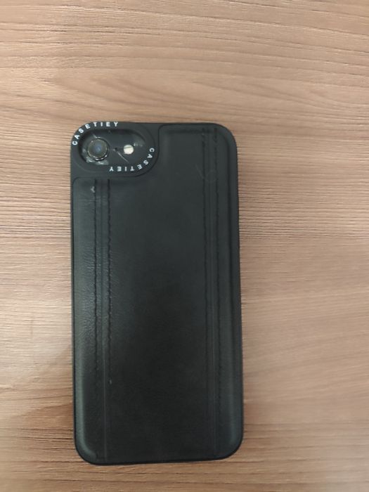 Продам iPhone 8.