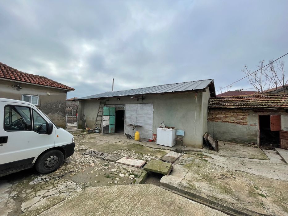 Продава се Къща в Каварна - 410 кв.м за 610 €/кв.м - Снимка #2