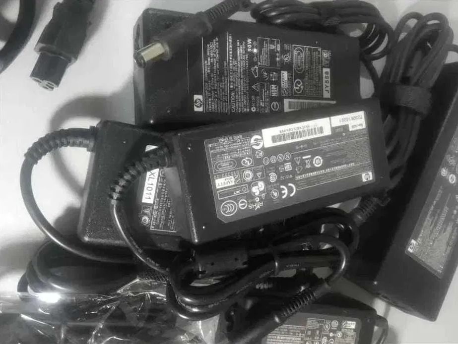 на HP Pavilion и на другие ноутбуки - зарядка, блок питания и шнур