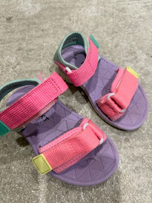 Продам детские сандали летние