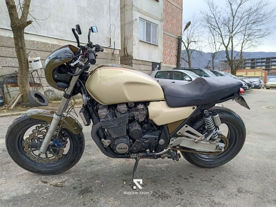 Продавам Yamaha XJR 1200