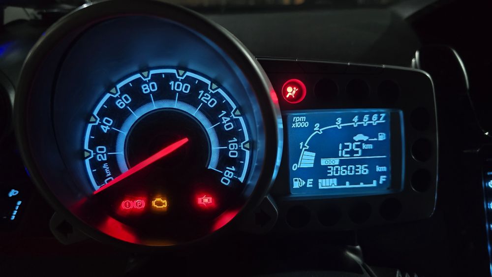 Спарк 2013й сотилади холати яхши