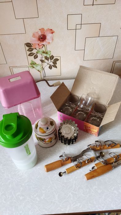 Посуда разная. .