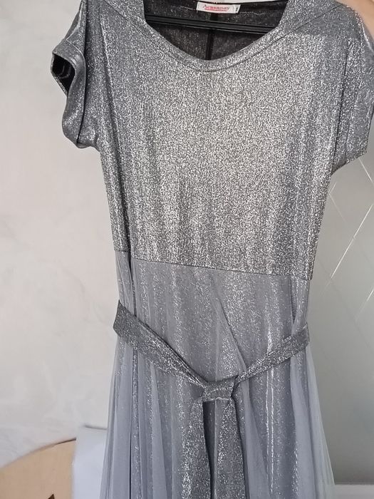 Продам платья в отличном состояний