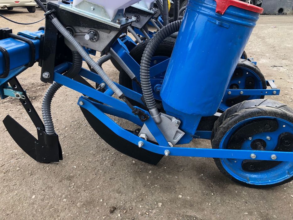Piese. Semanatoare de porumb SPC4 cu fertilizare Mecanica Ceahlău
