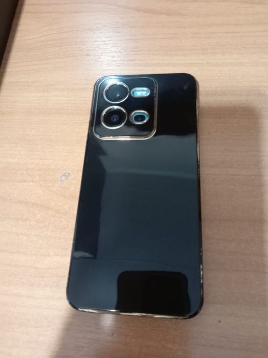 Продам обмен Vivo V25 5G