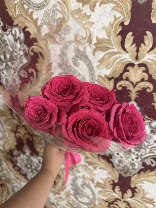 Продам маленький букет роз