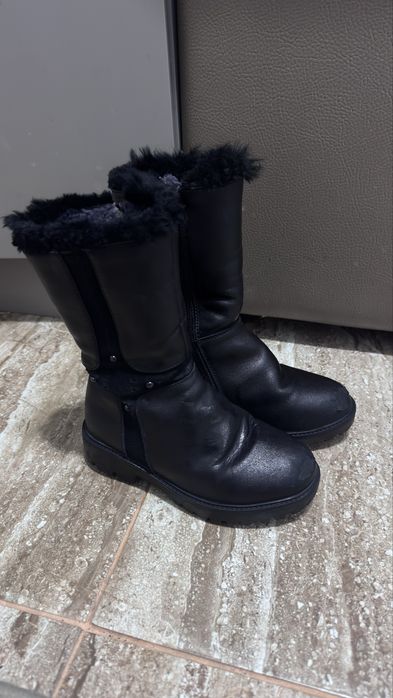 Продается детские сапоги 27 размер кожа