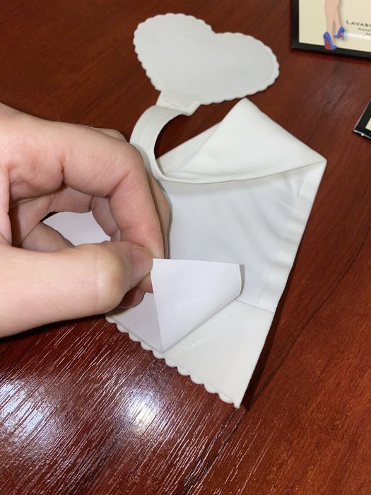 Chilot tanga auto-adeziv