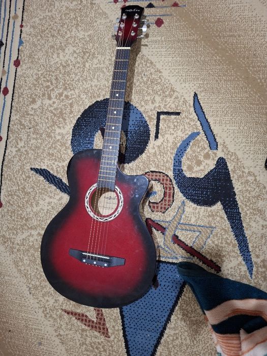 Гитара сатылад срочна