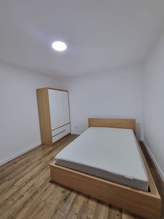 Apartament 3 camere de închiriat