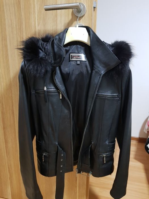 Haina din piele naturală cu blana,  pret 250 , plata in cont