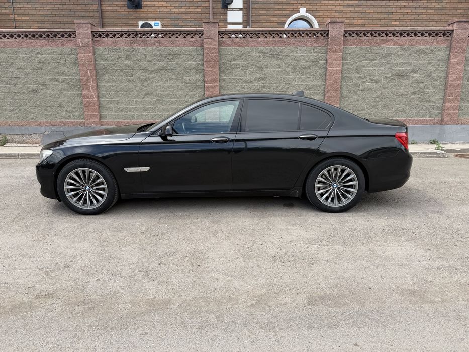 BMW i740 (бмв 7)